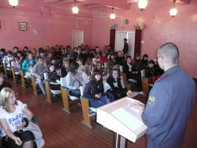 В Марьяновских школах прошел "Родительский час" с участковым
